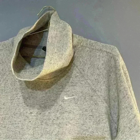 High neck  Nike sweater - Picture 2 of 4